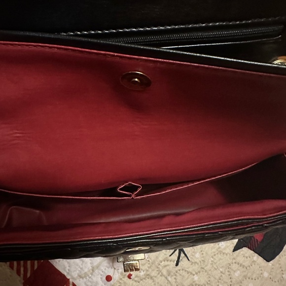 ⭐️⭐️ Elegant black Handbag - Picture 5 of 6